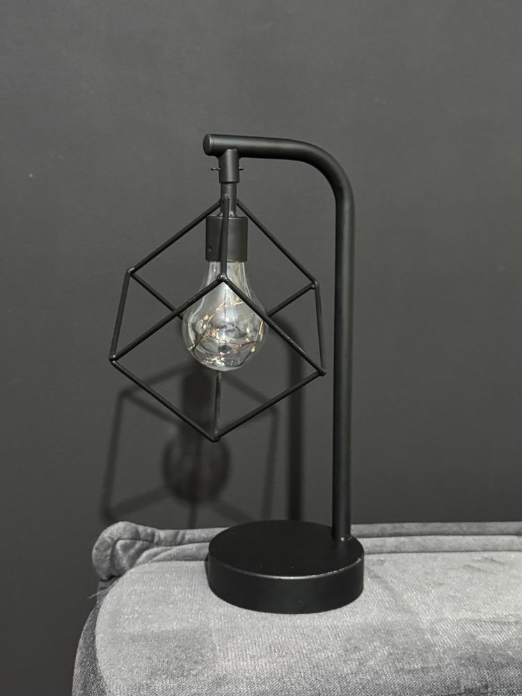 Metalowa czarna lampka stołowa nocna retro loft vintage