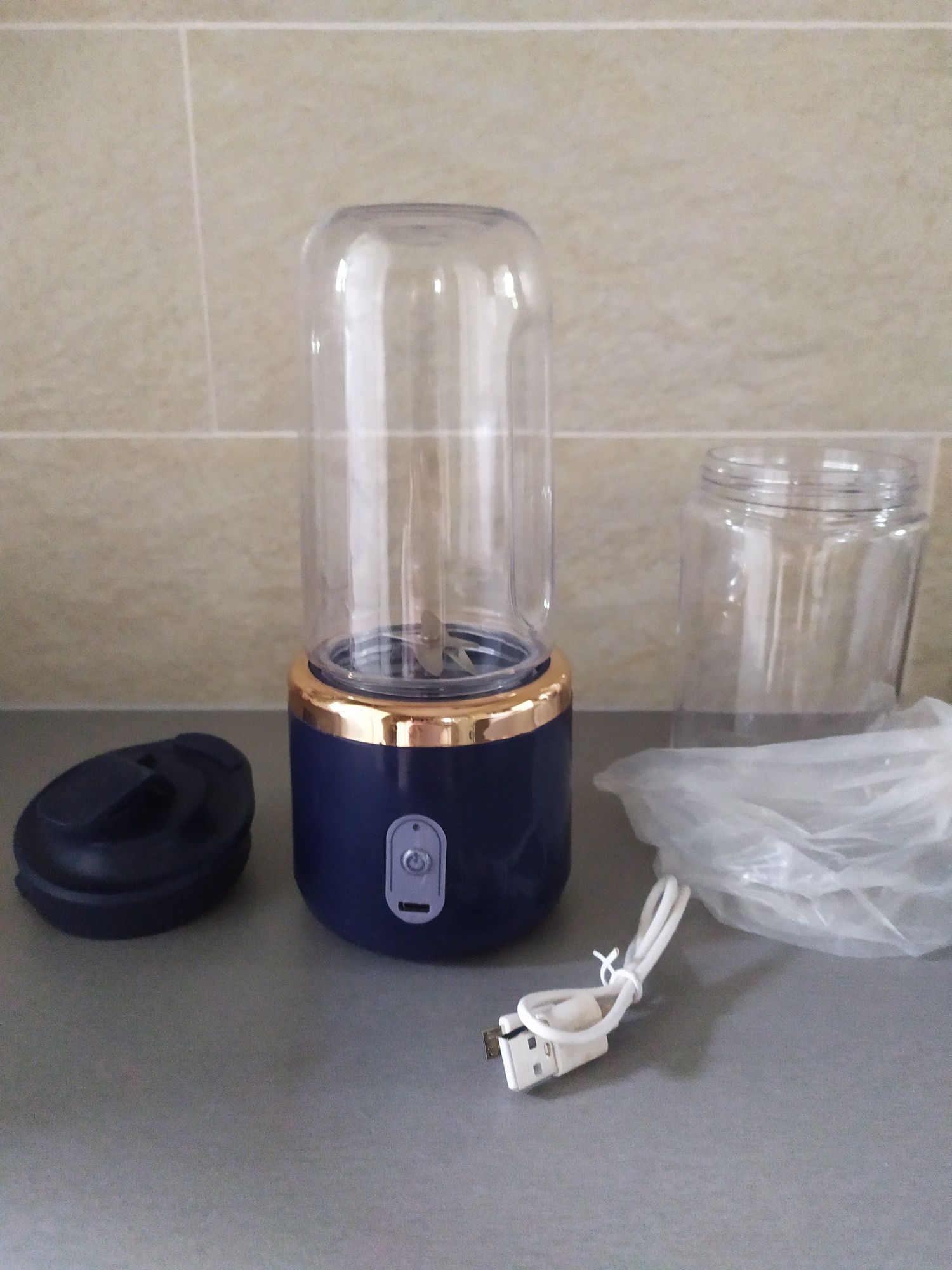 Blender mikser do smoothe na USB + dodatkowy kubek z zamknięciem