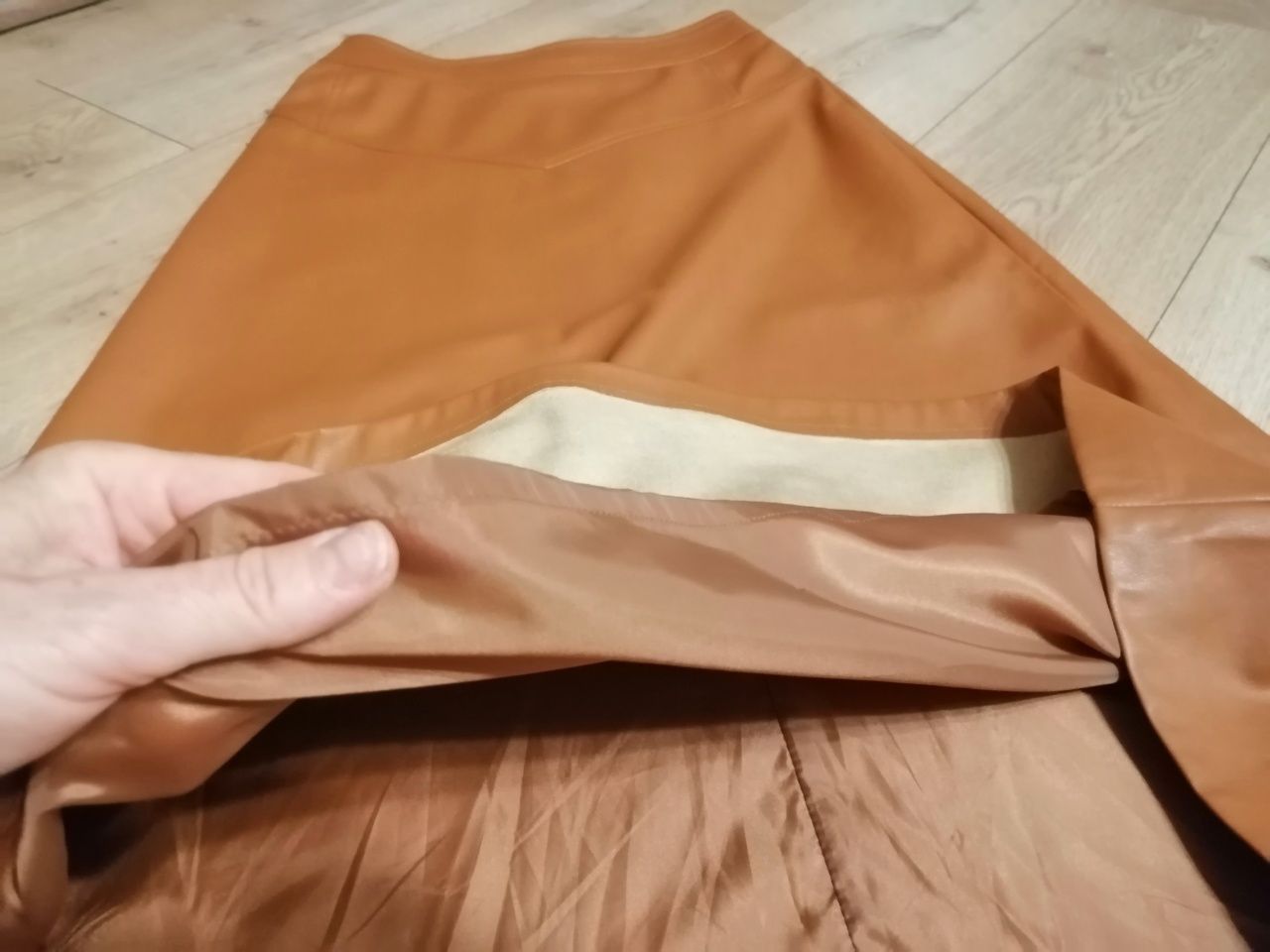 Spódnica midi z imitacji skóry