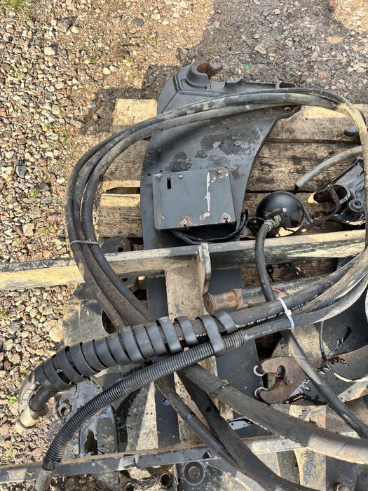 Adaptacje adaptacja Massey Ferguson mocowania ładowacza MF Mailleux