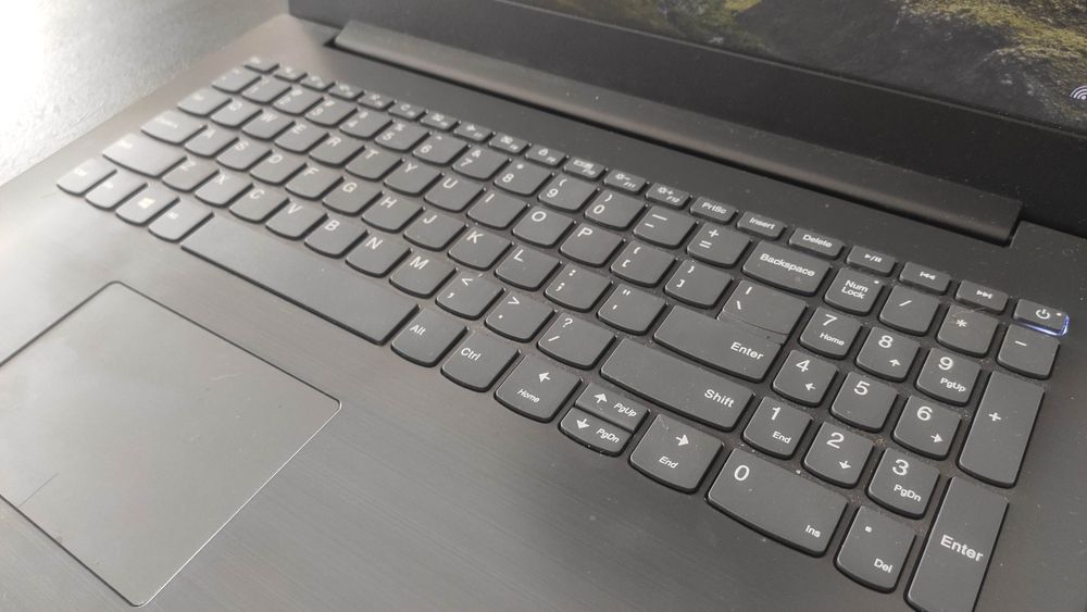 Laptop Lenovo Ideapad 320 15,6 cala, 16 GB RAM, dysk 1000 GB. Jak nowy