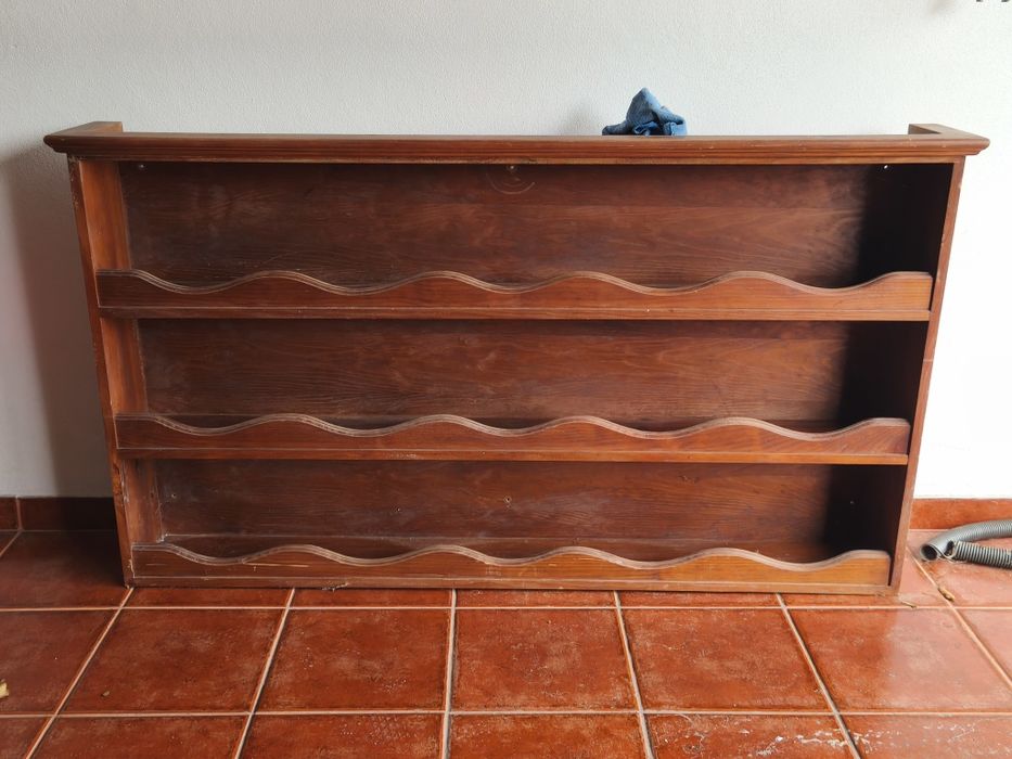 Escaparate de madeira