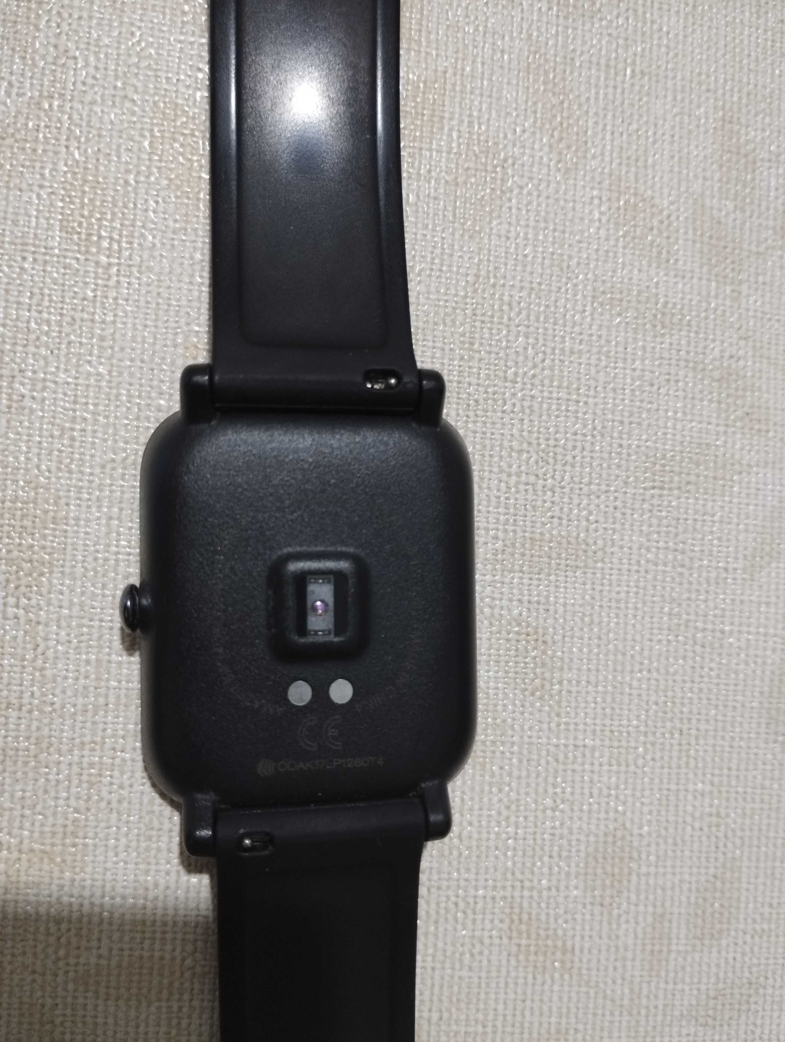 Смарт-годинник AMAZFIT BIP A1608 під відновлення або запчастини.