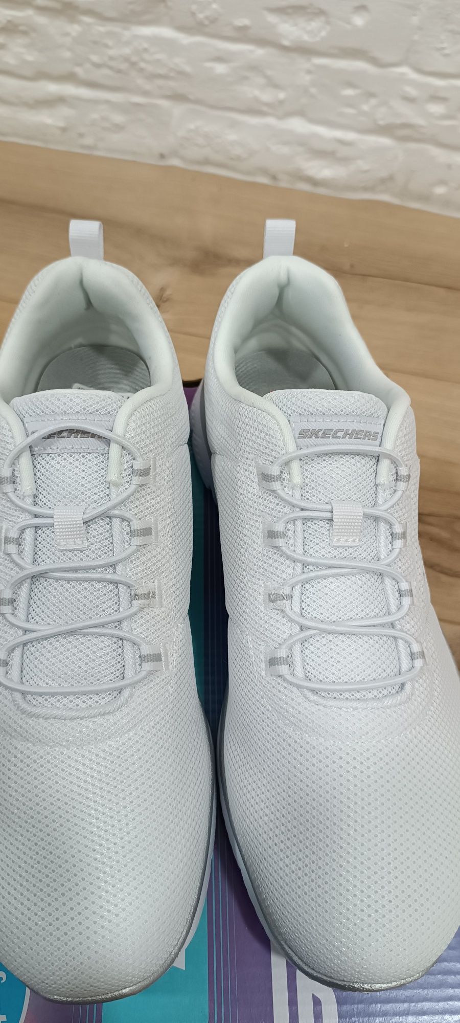 Кросівки Skechers  Нові. Оригінал.