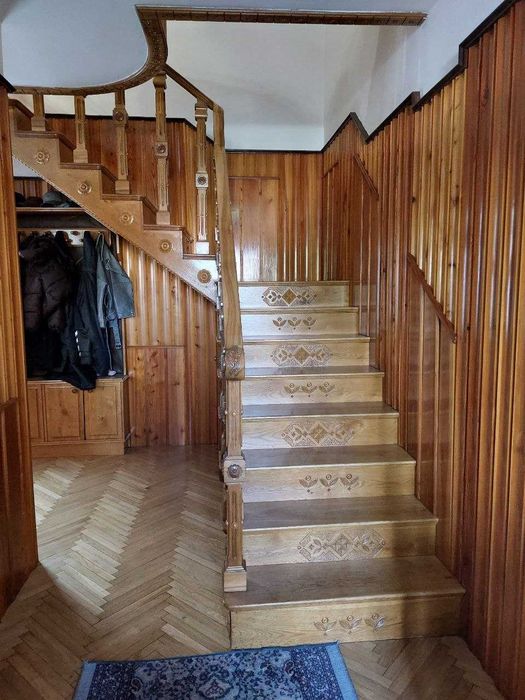 ДВА будинки та діл. 0,10 га, вул. Хотинська