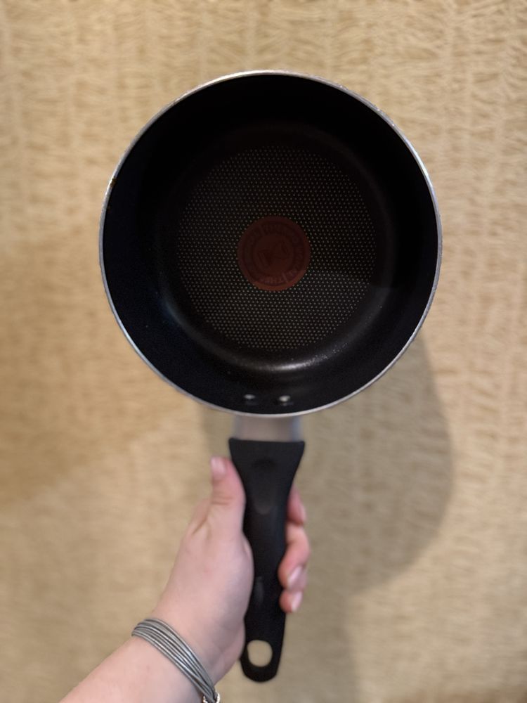 Сковородки и сотейник tefal