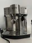 Ekspres kolbowy ciśnieniowy DeLonghi