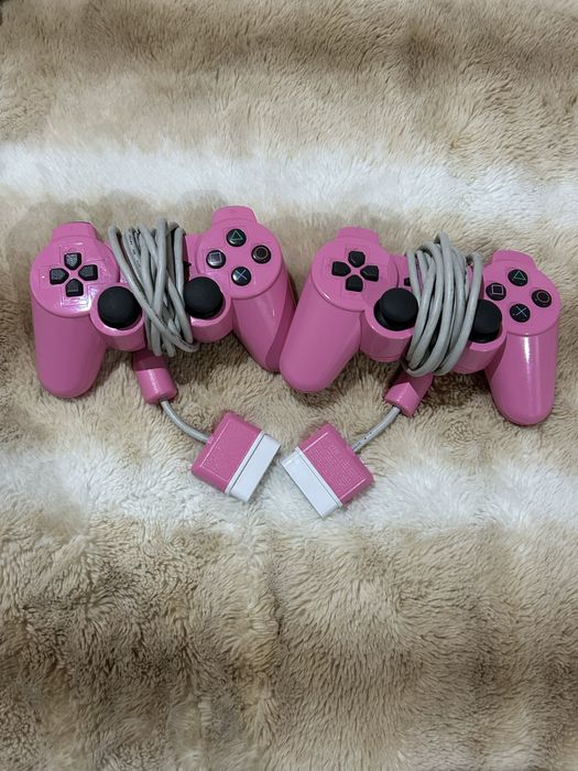 PlayStation 2 Vintage Cor de Rosa com comandos e cabos