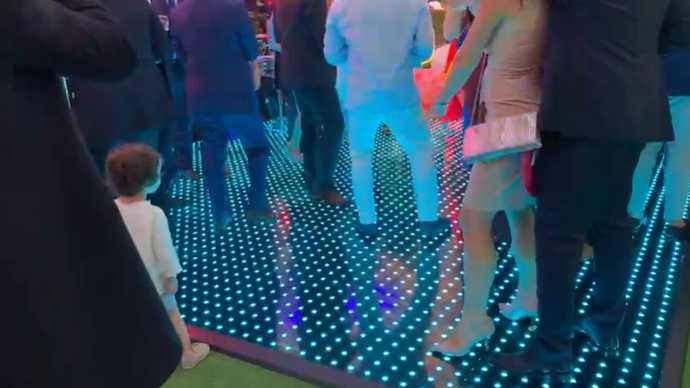 Pista de baile & Plataforma  de exibição de veículos
