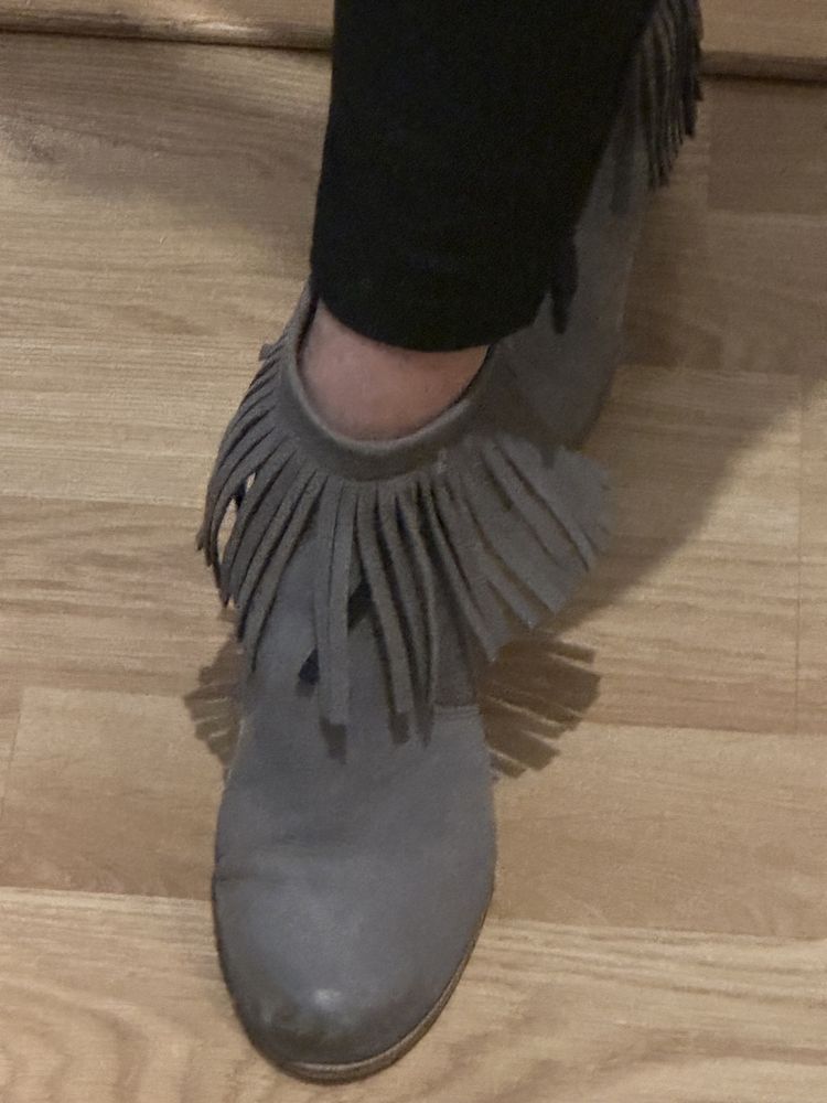 Botki półbuty z frędzelkami Lasocki 39