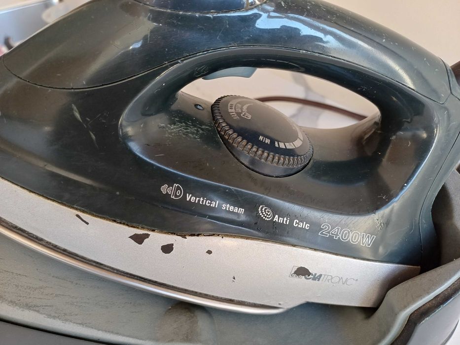 Ferro de engomar caldeira Clatronic 2400W