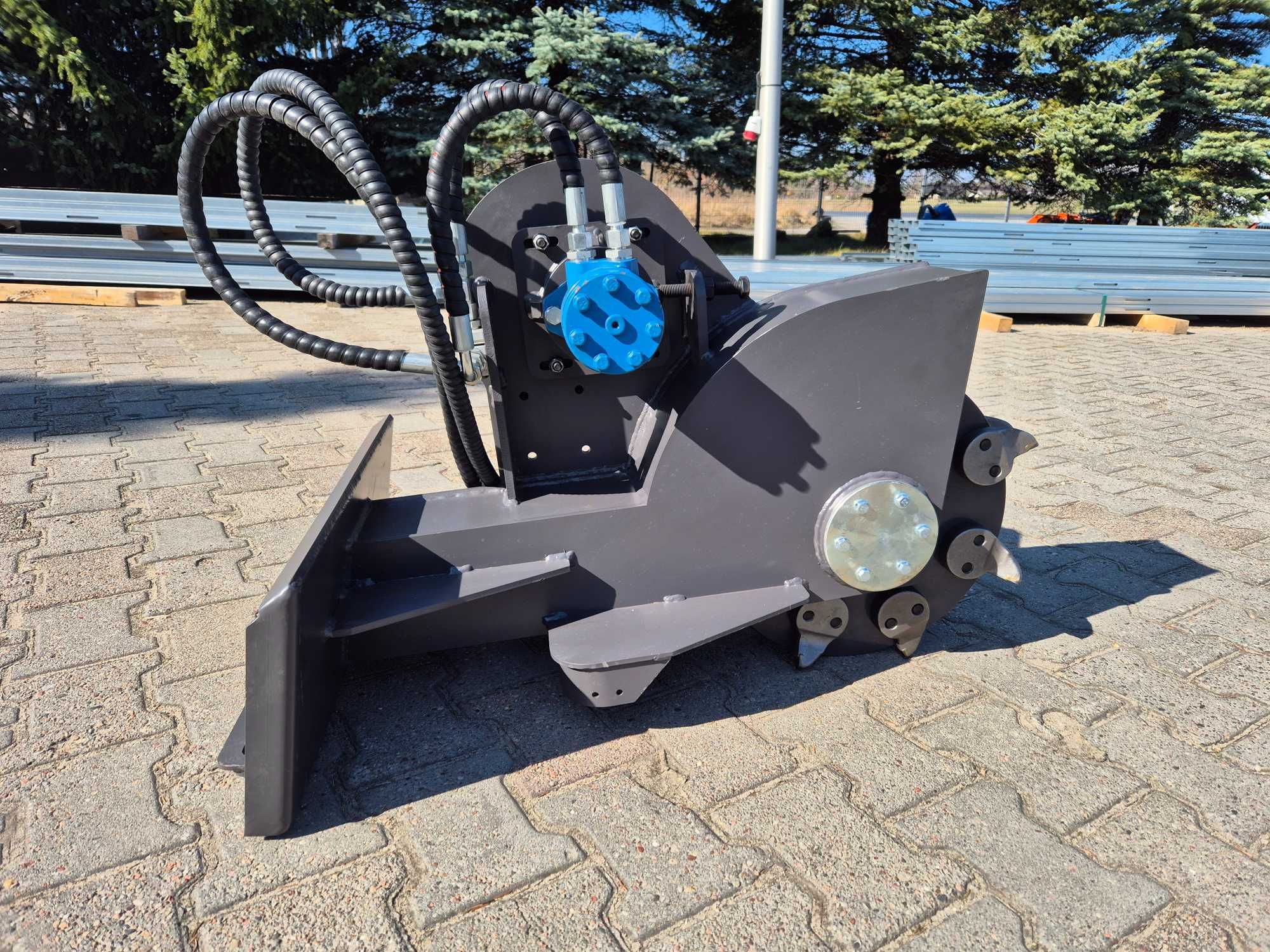 Frezarka hydrauliczna do pni, karczownik do mini-koparki lub skidsteer
