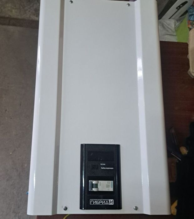 Стабилизатор 9 кВт Элекс Гибрид У 7-1/40 v2.0, работает с генераторами