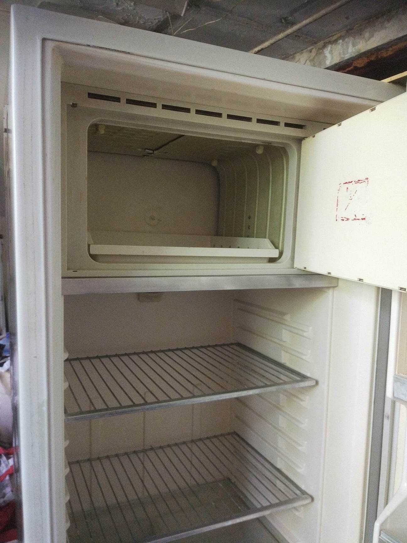 Холодильник Snaige б/у.