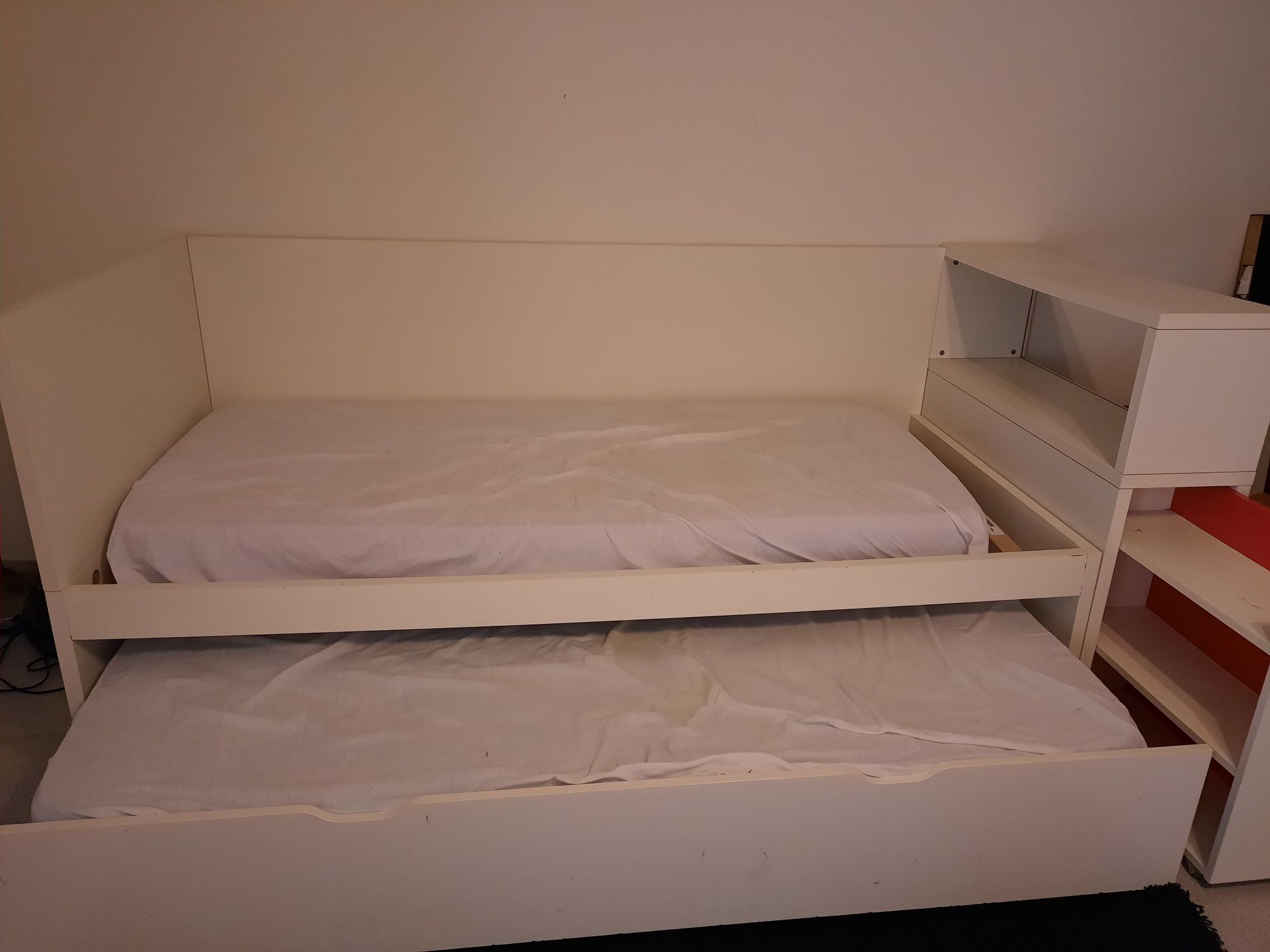 Cama c/cama gaveta 90x200 cm + 2 colchões + movel cabeceira + 2 extrad