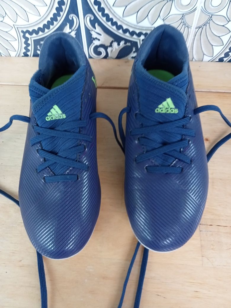 Chuteiras Adidas, 35