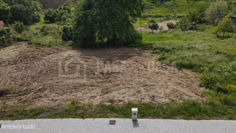Terreno para construção em Orgens