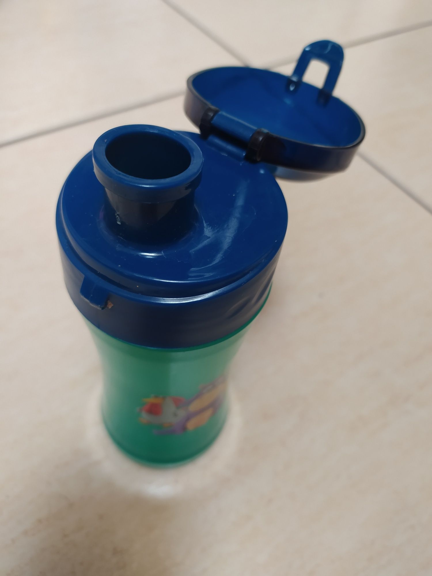 Bidon z motywem pluszaków z Netto