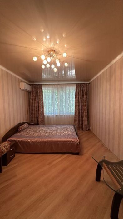 3-кімнатна квартира, 2-й поверх. Дендропарк..