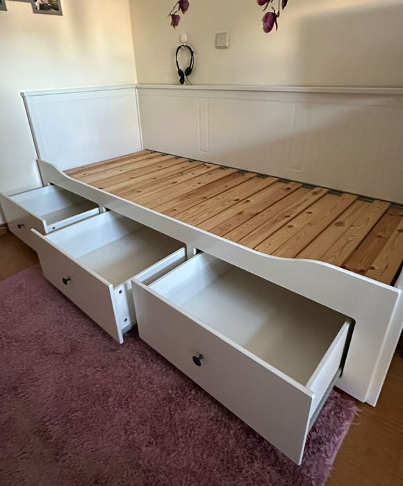 Cama com colchão. Excelente