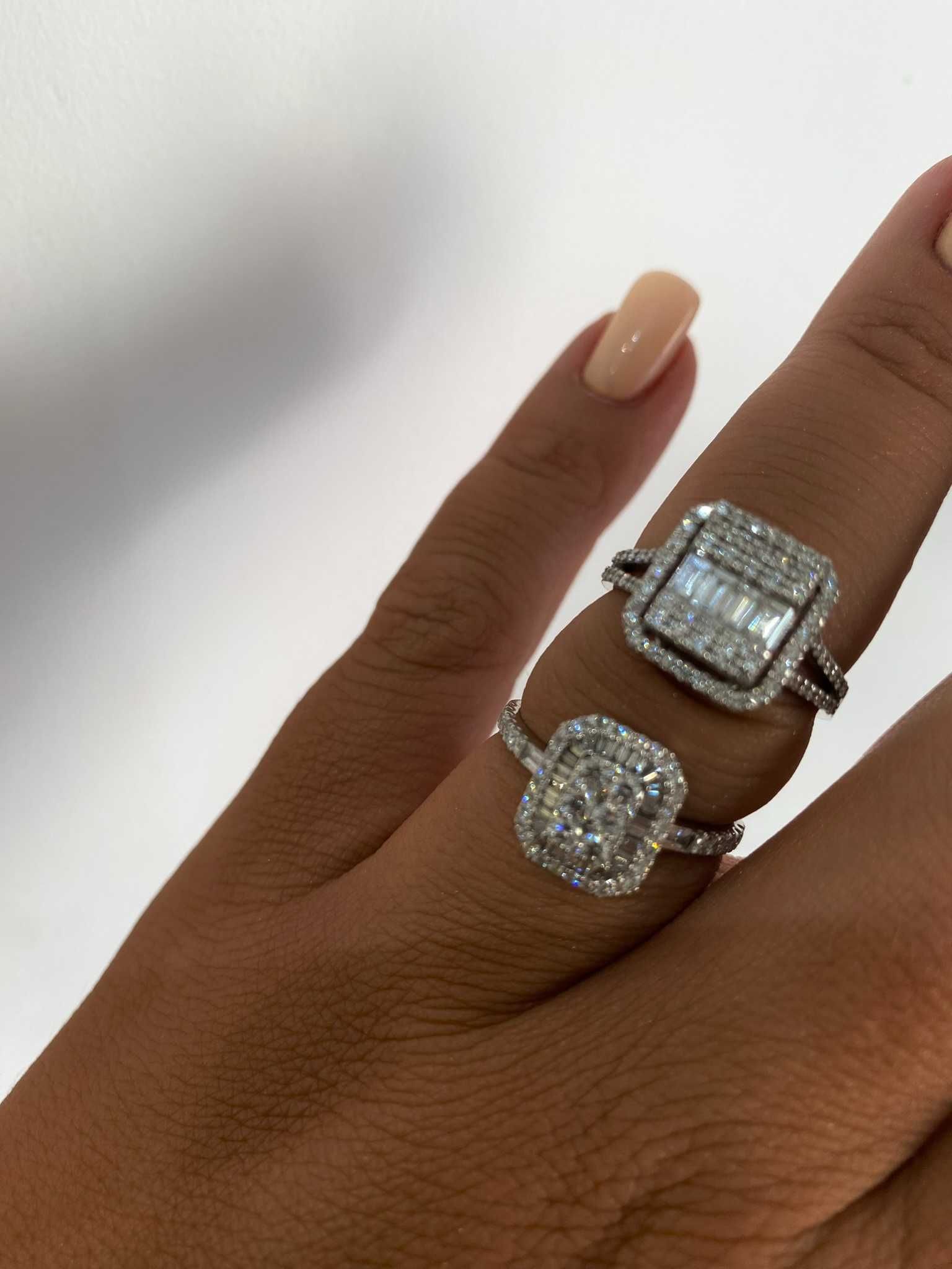 Pierścionek Infinity bagiety 0.79 CT