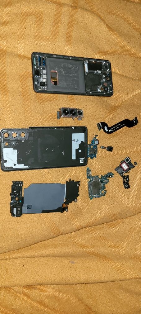 Samsung s21 деталі