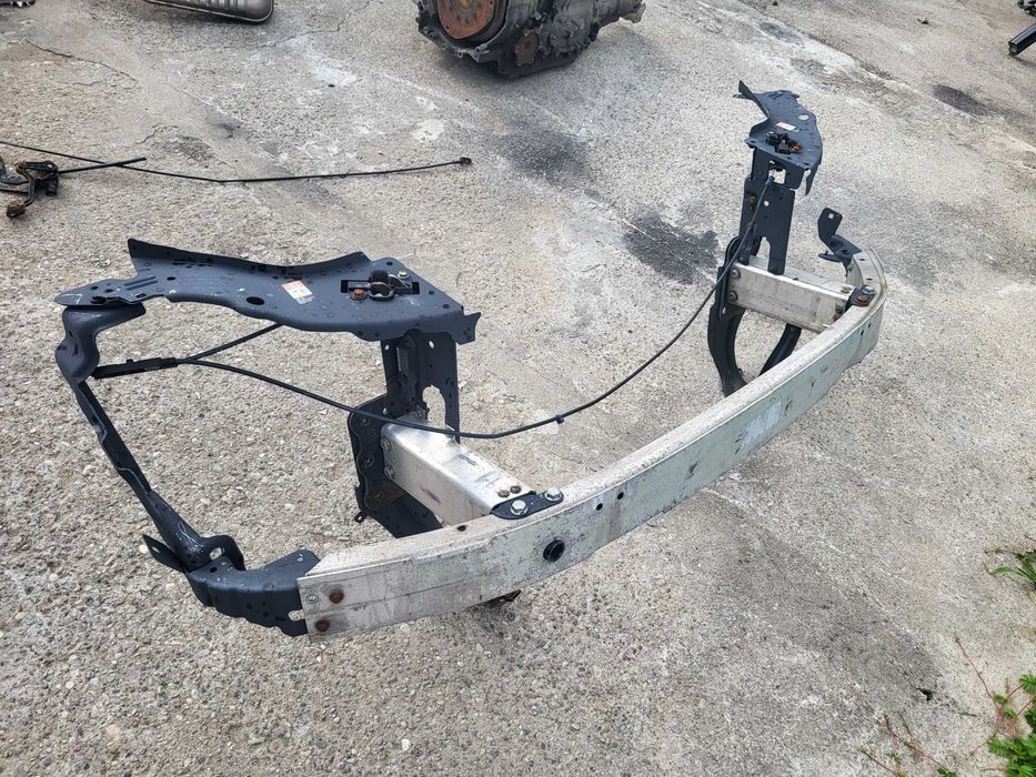 Mercedes W211 pas przedni wzmocnienie belka pod zderzak okular