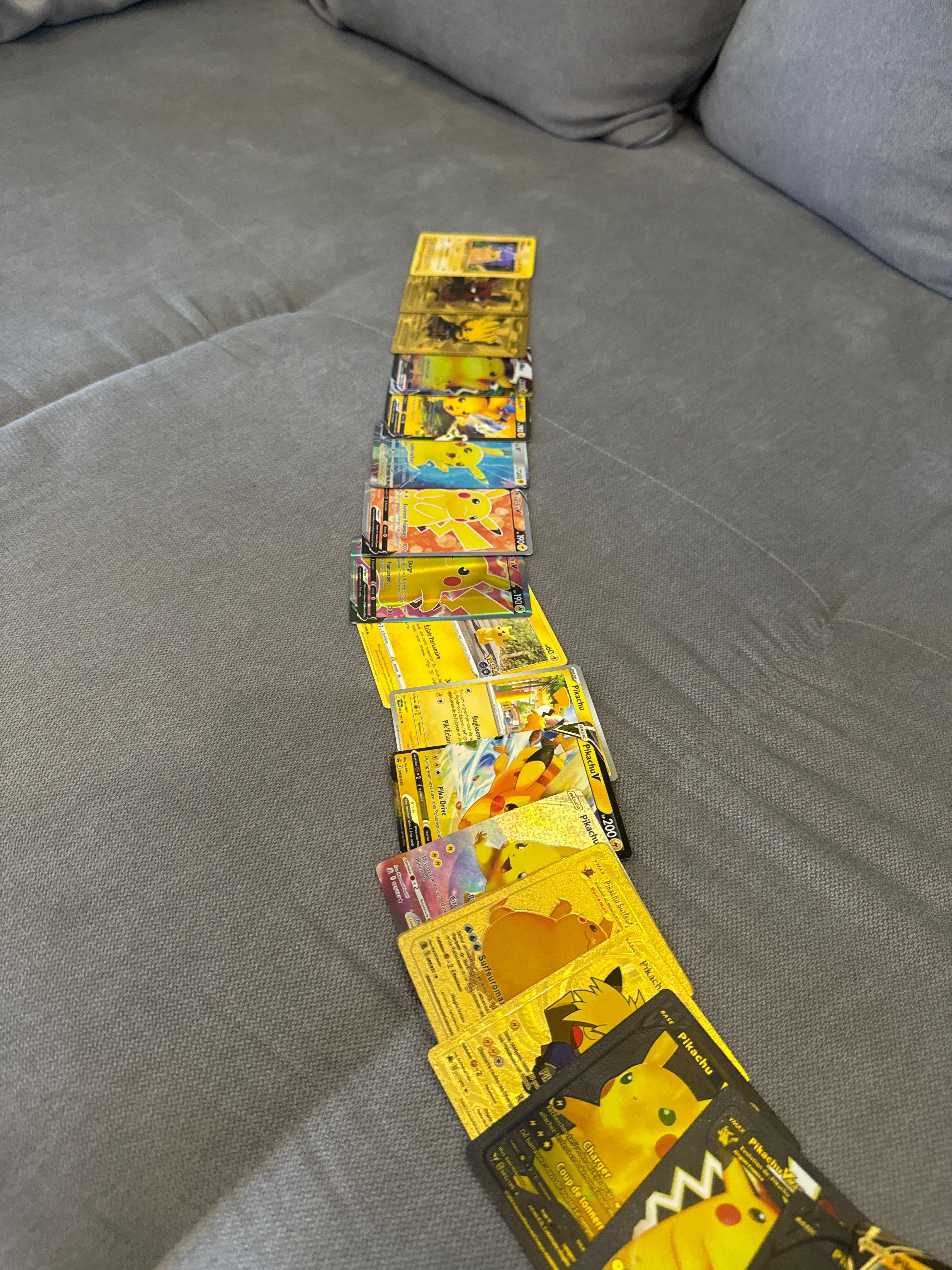 Cartas Pokémon (mais de 5 mil)