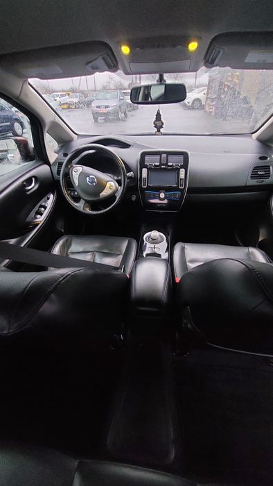 Nissan leaf.  ніссан ліф