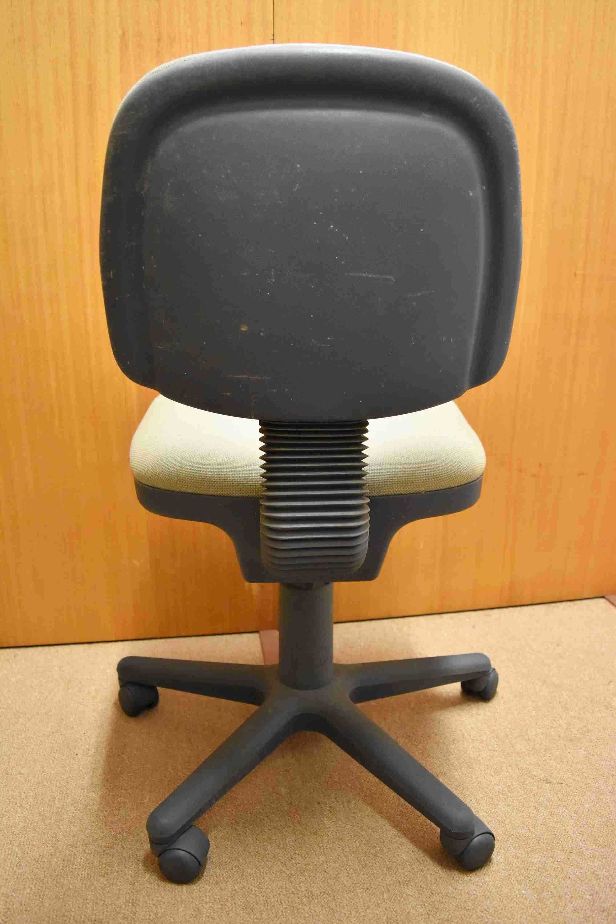 Cadeira de escritório rotativa