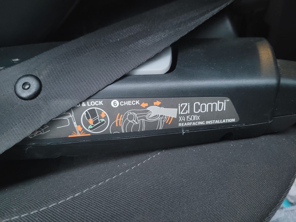 Cadeira auto BeSafe iZi Combi X4 ISOFIX