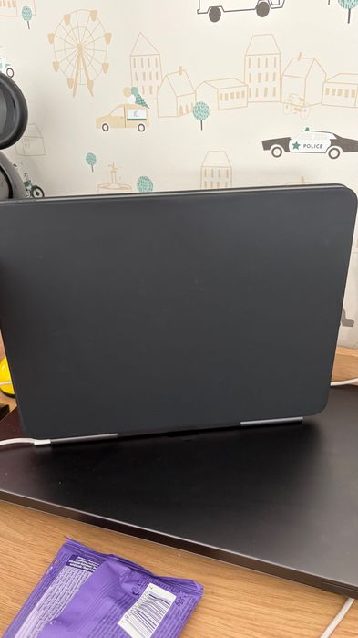 Apple iPad Pro 13" M4 WIFI 256GB com Magic Keyboard