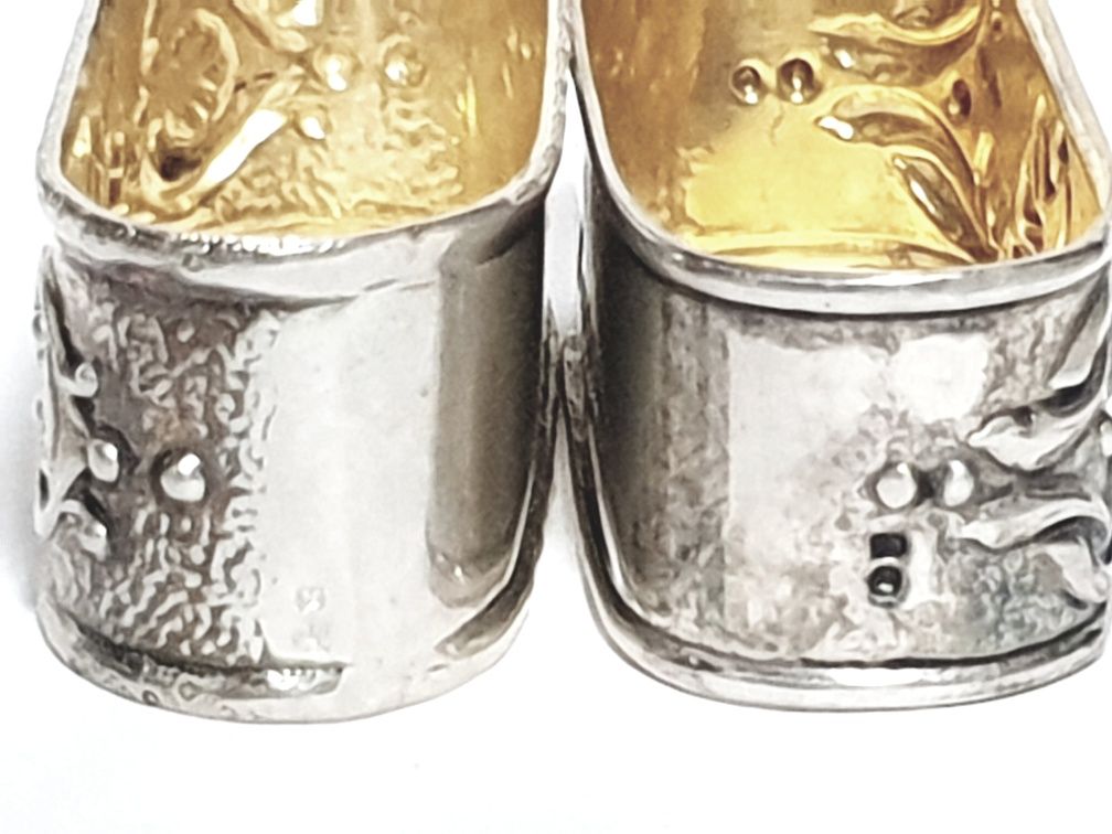 2 pequenas argolas de guardanapo vintage com cisnes -prata contrastada