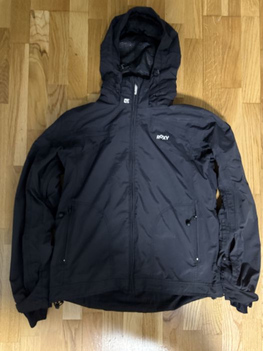 Чорна куртка. З мембраною