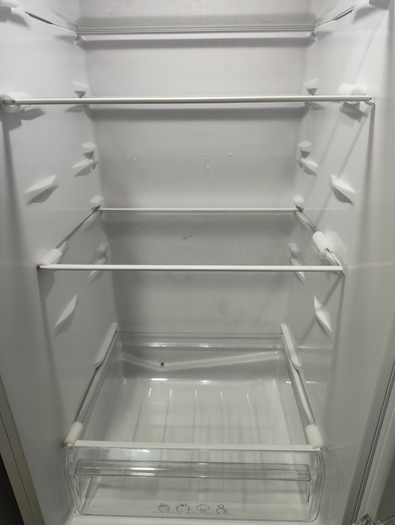 Frigorífico Combinado KUNFT (180 cm - 262 L - Branco) - Como Nova