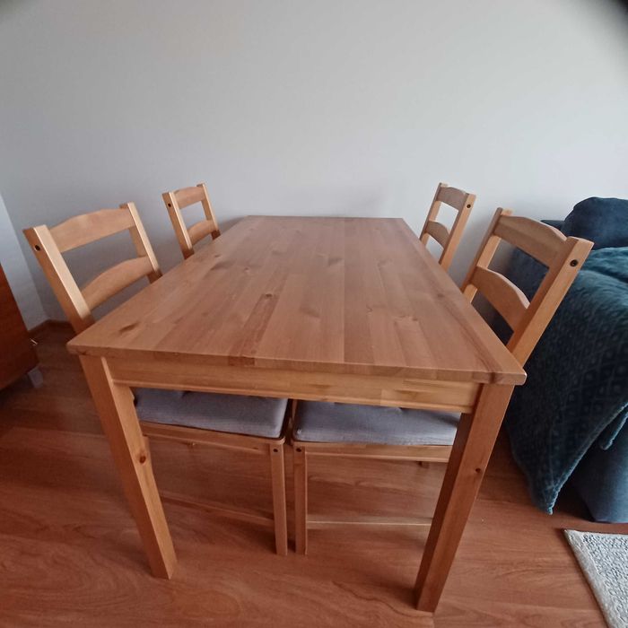 Stol z krzeslami Ikea