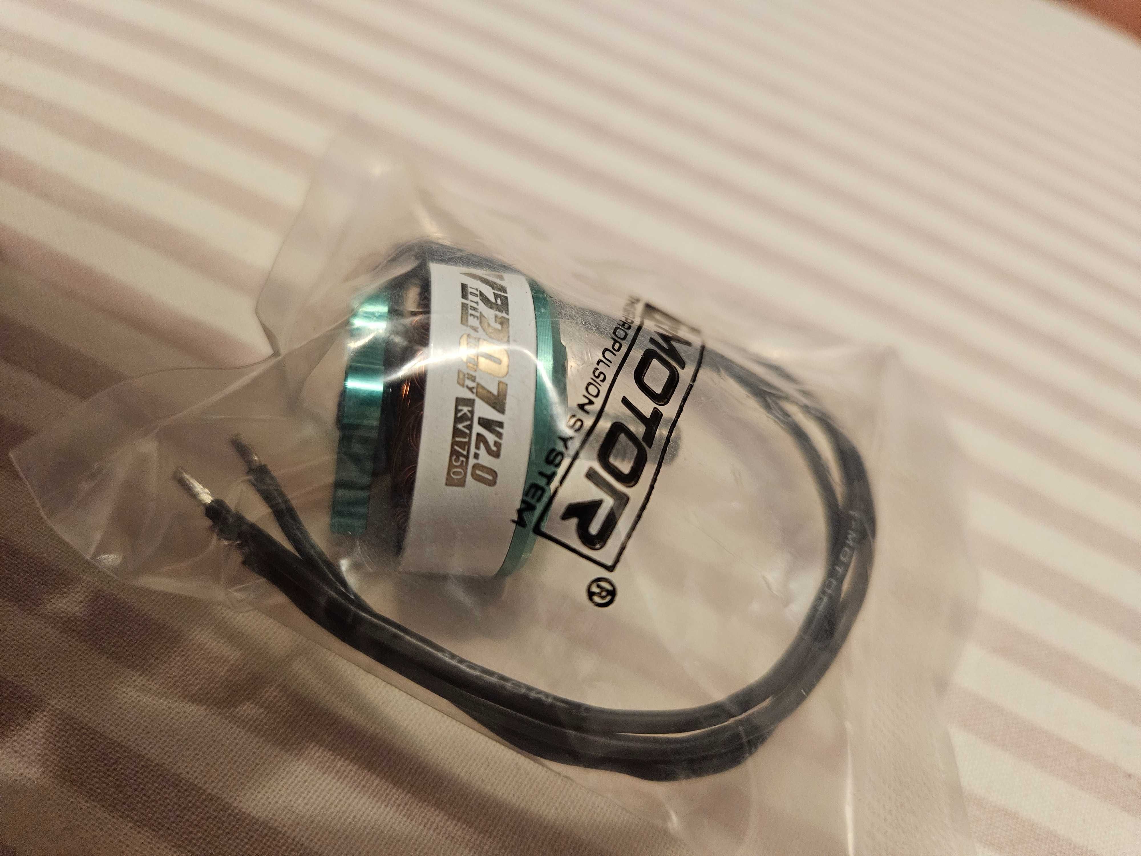 Silnik Velox tmotor v2207 v2 1750kv dron fpv