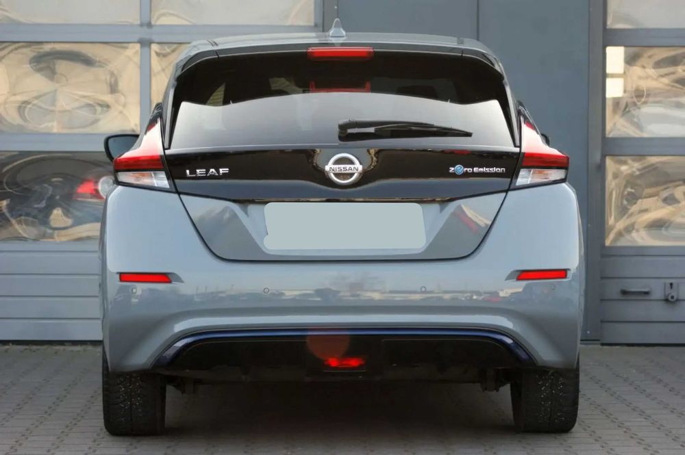 Nissan Leaf      2021