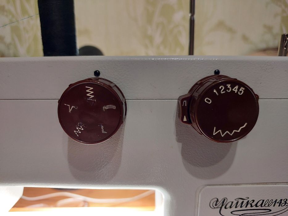 Продаётся швейная машинка а 143