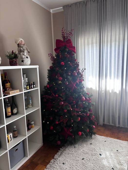 Arvore de Natal + decoracao vermelha