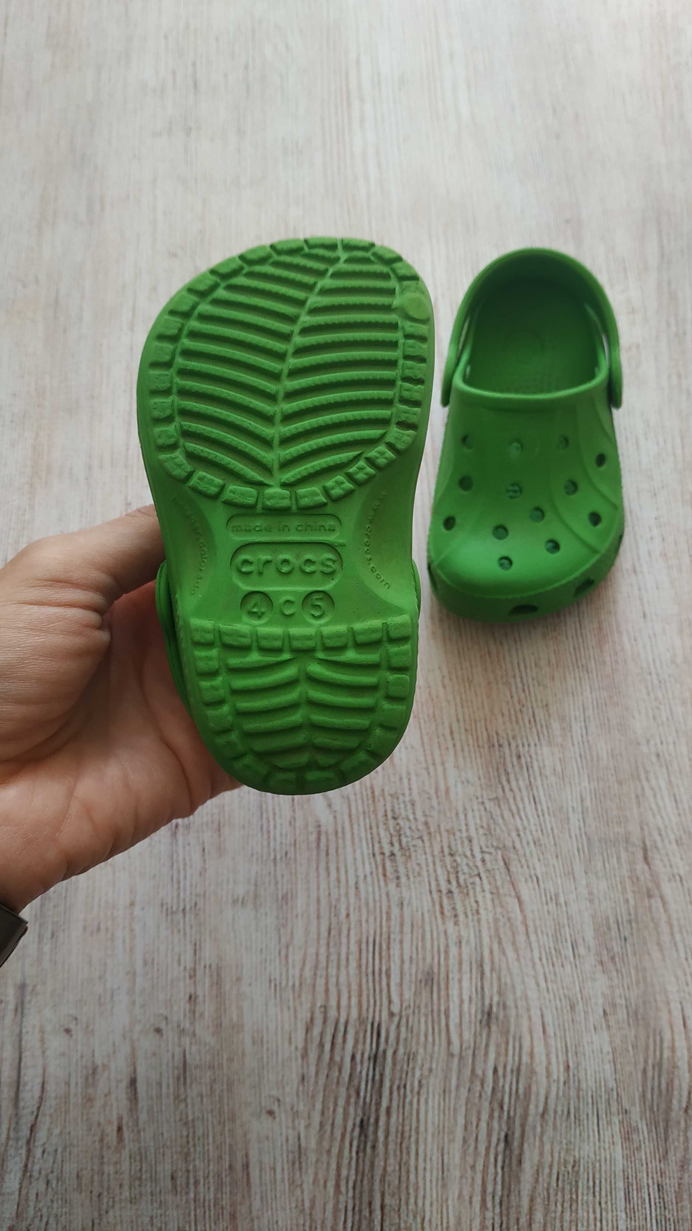 Crocs c 4 5 зелені салатові крокси кроксы 22 р