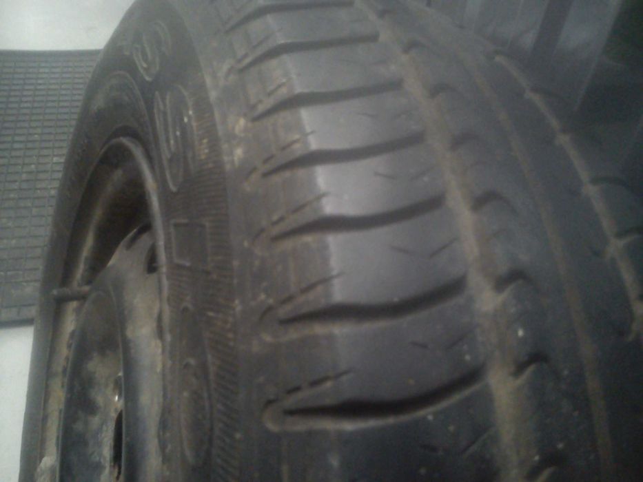 Dębica Stomil 175/75/ R13 na stalowej feldze