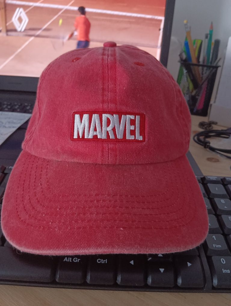 Boné cool da Marvel (NOVO) à procura de nova cabeça