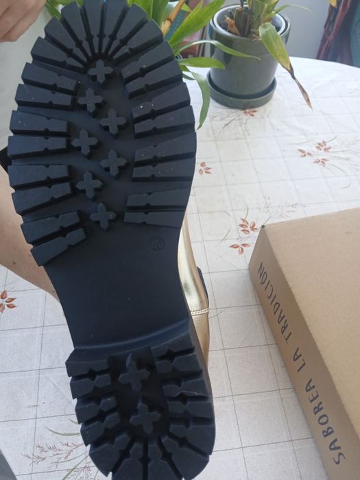 Botas novas tamanho 40