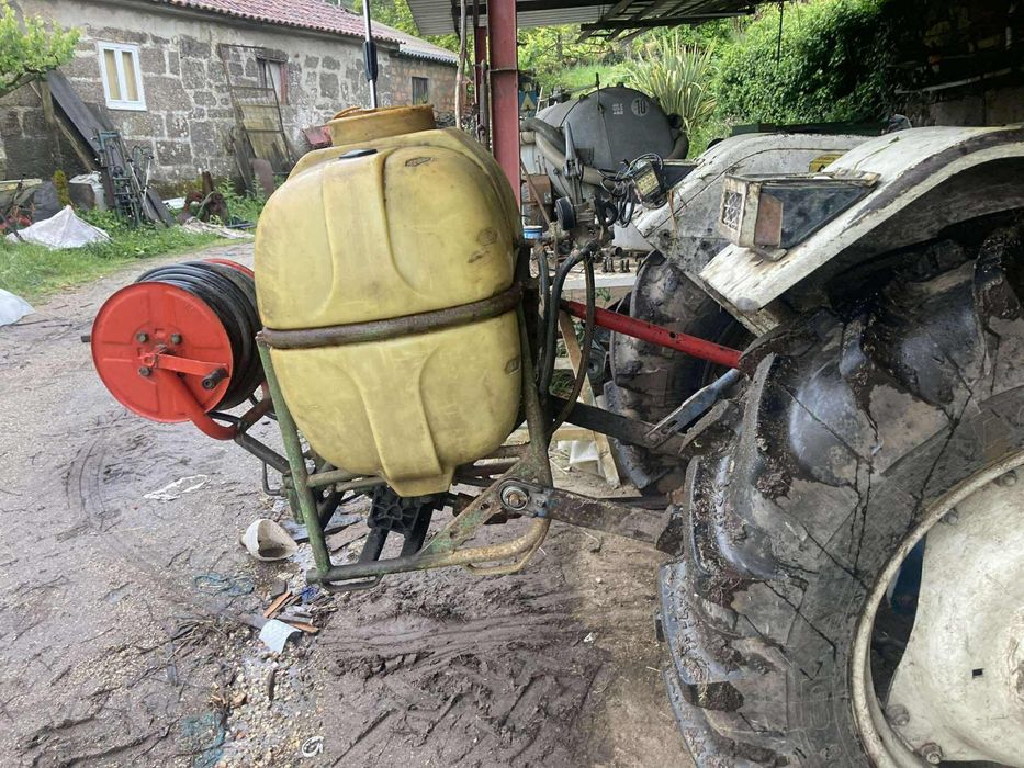 Pulverizador rocha de 200 litros