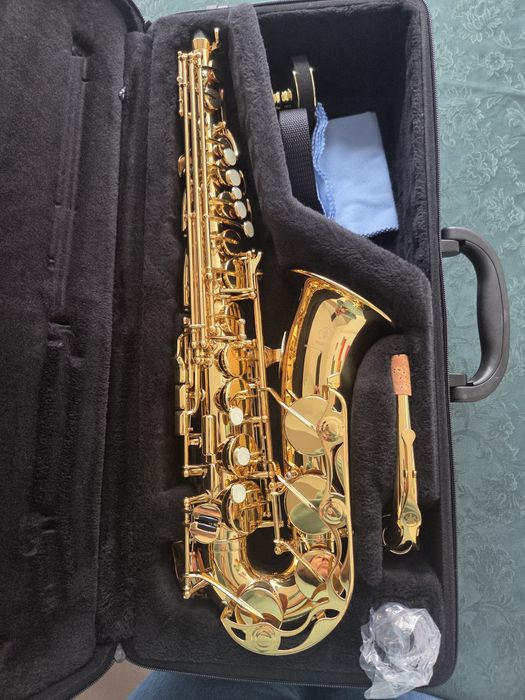 Saxofone Alto Yamaha YAS-280 com mala