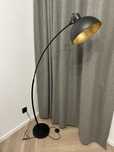 Industrialna lampa stojąca