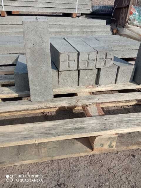 Słupki Graniczne/Słupki Geodezyjnej/Słupek betonowy/Geodezja