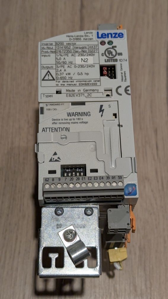 Falownik Lenze E82EV371_2C  8200 Vector