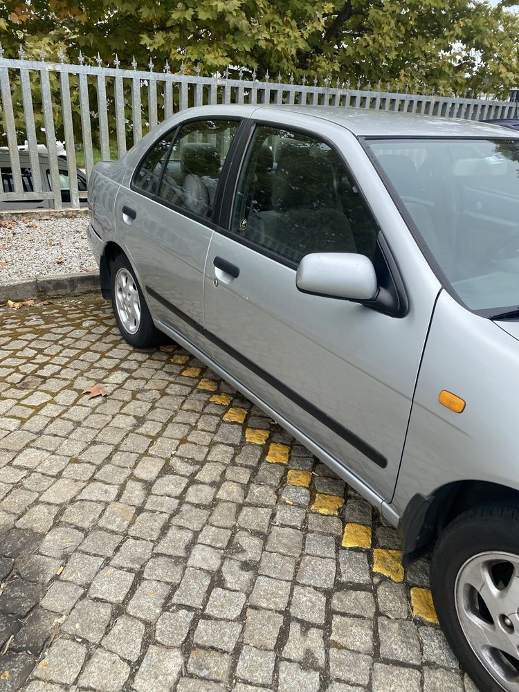 Vende-se Nissan Almera 1998